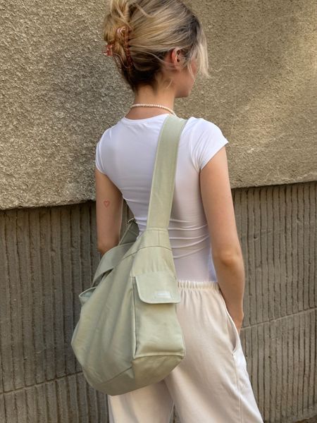 fluffy bag regul /young kiwi  photo