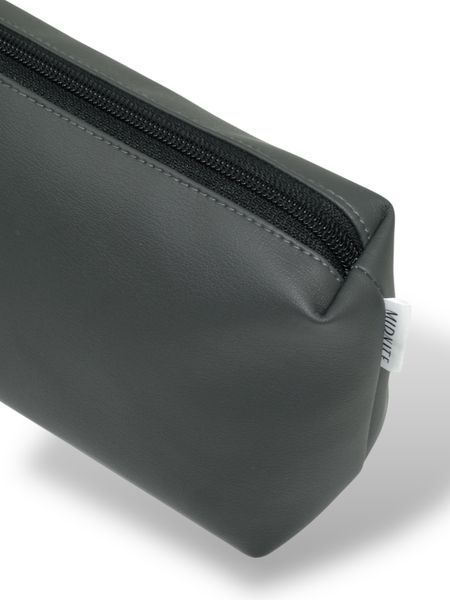 pouch /greyness  photo